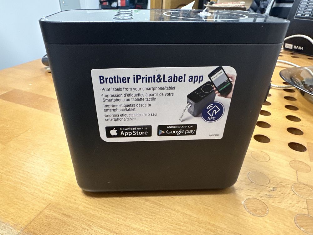 Принтер етикеток Brother PT-P750W + нов картридж в комплекте