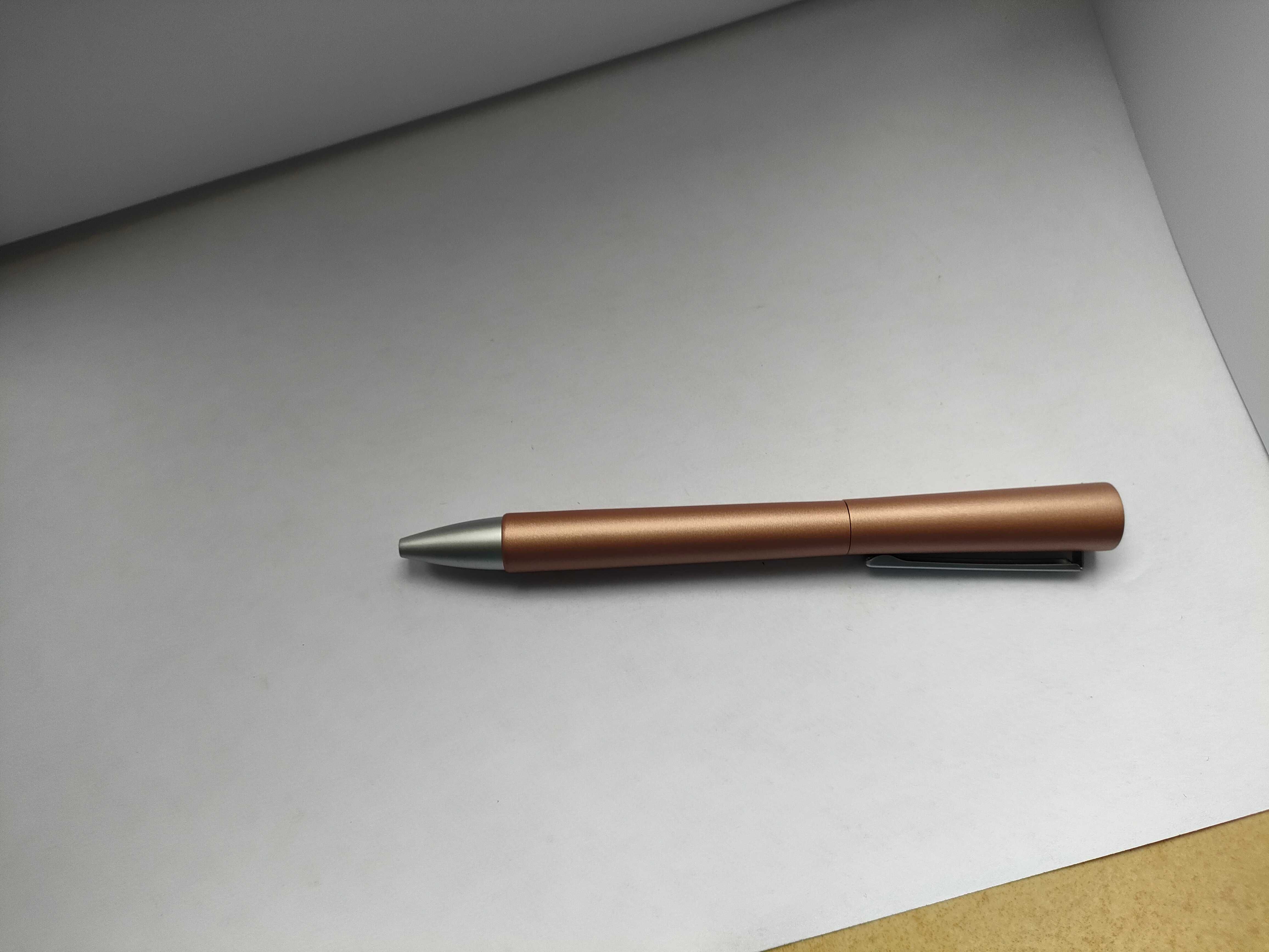 Elegancki długopis w pudełku prezentowany