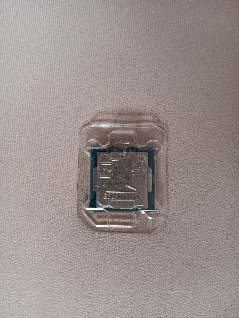 Sprzedam procesor core i5-9400f