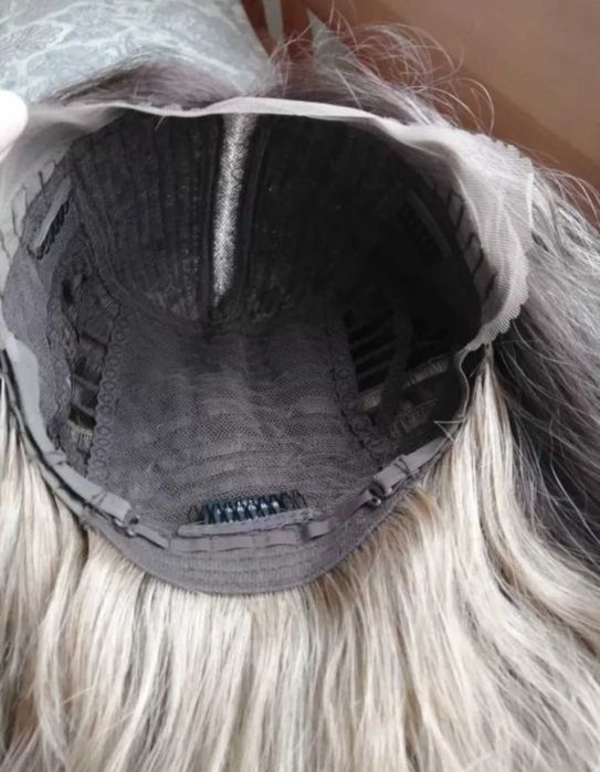 Шикарный парик русый длинные волосы вьющиеся