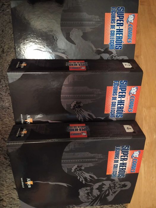 Arquivadores Revistas e Bases Exposição figuras Marvel e DC Comics