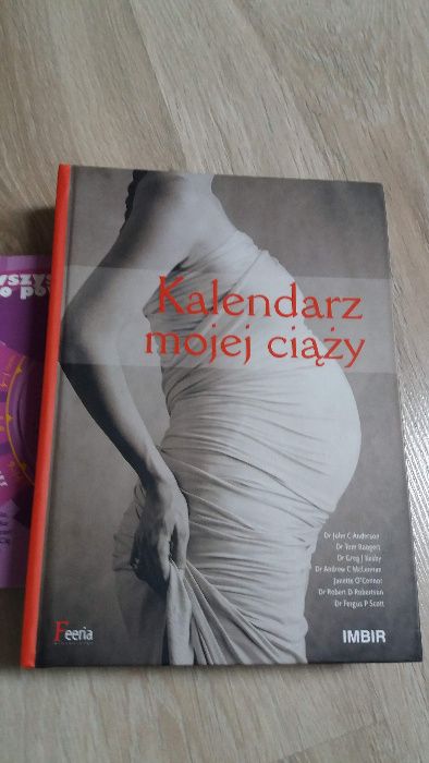 Książki i ulotki o przebiegu ciąży, karmieniu piersią - zestaw