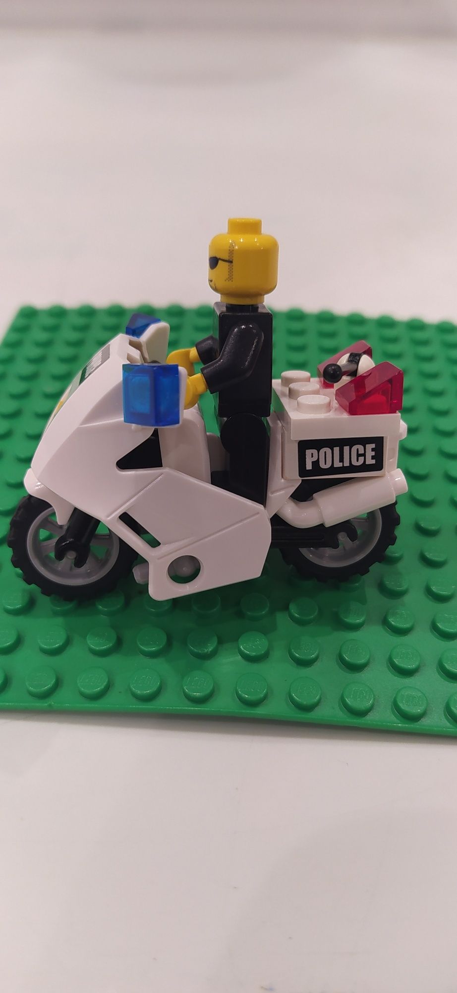 Lego City policjant na motorze