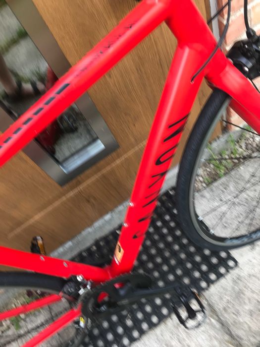 sprzedam rower szosowy czerwony nie używany