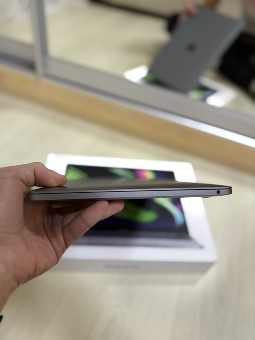 Macbook pro m1 2020 8 256 гарний стан