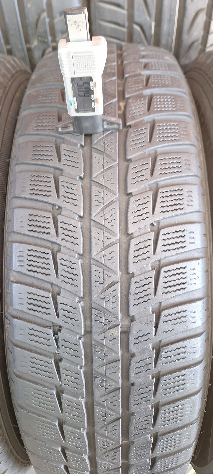 Opony 205 70 R 16 97H  Falken Eurowinter  HS449