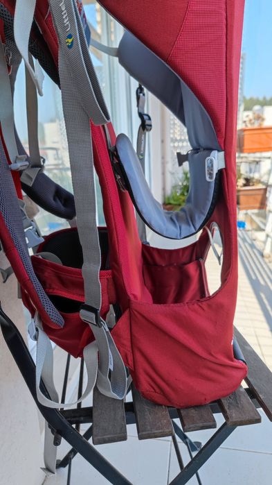 Porta bebé Littlelife Ranger S2 com capa de chuva e sol