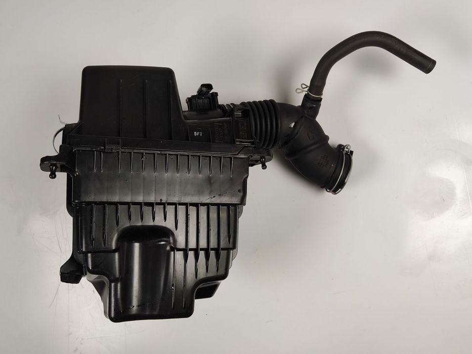 TOYOTA YARIS 1.5i od 2019r Obudowa Filtra Powietrza