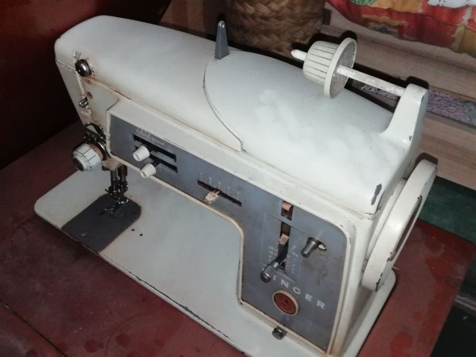 Maquina de costura antiga