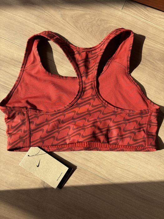 Спортивные топы