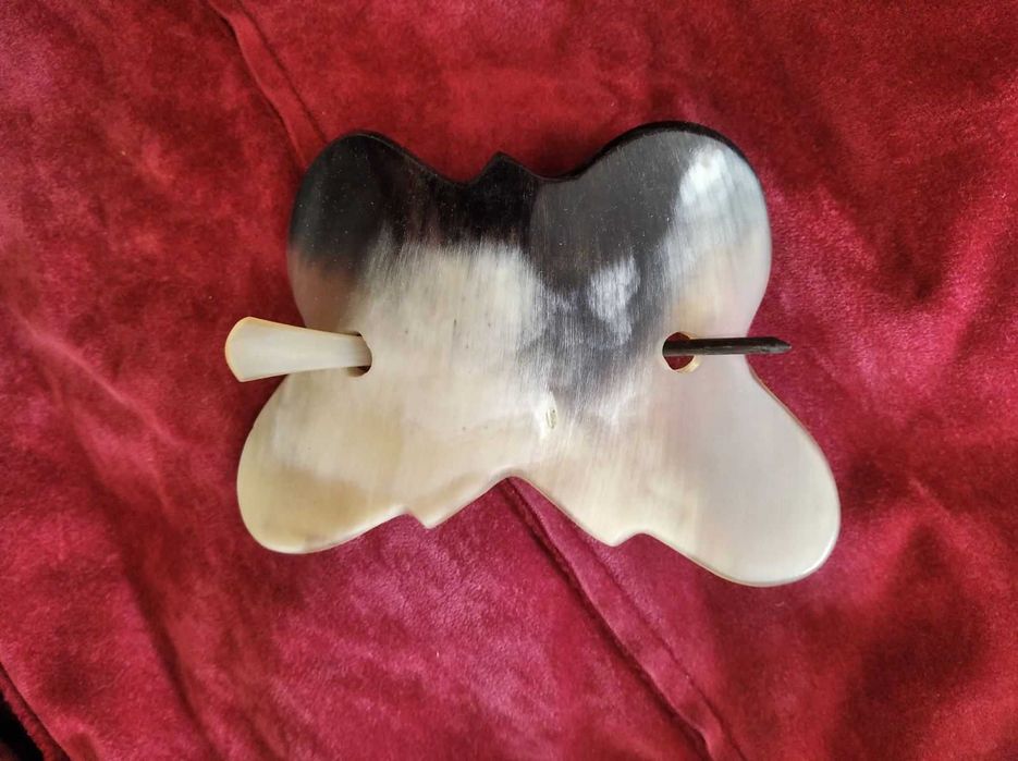 Заколка на волосы из кости