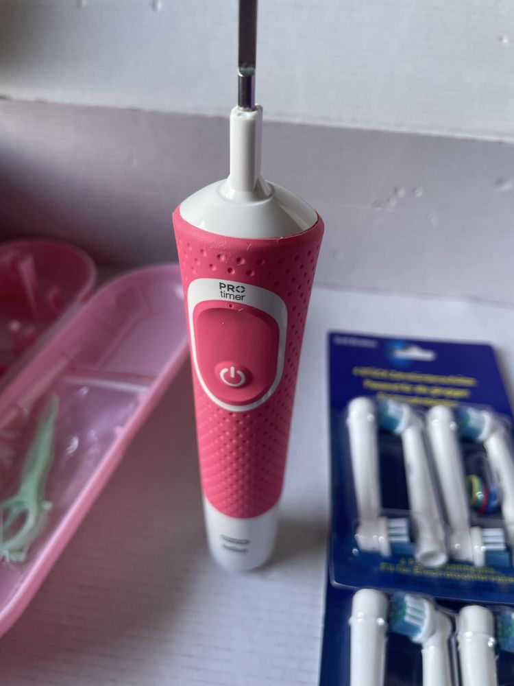 Szczoteczka elektryczna Oral-B rózowa
