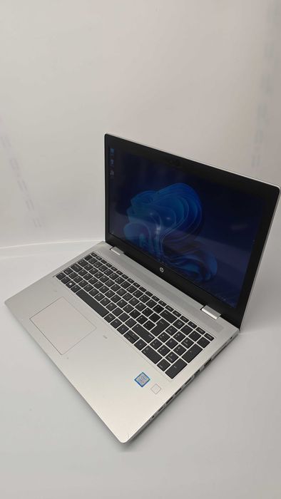 Portatil HP i5 8th gen, 8Gb RAM, SSD+HDD
