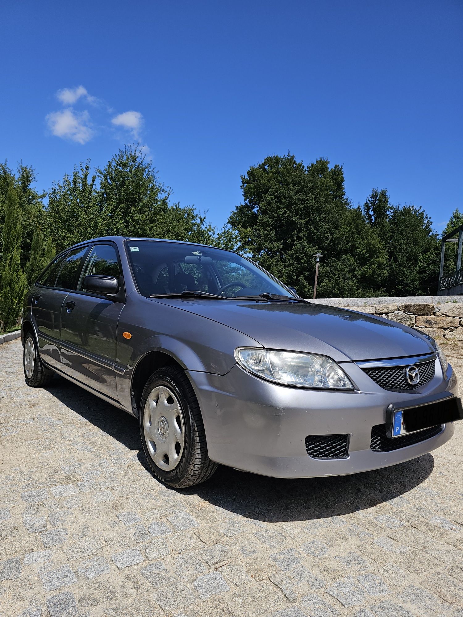 Vendo Mazda 323F