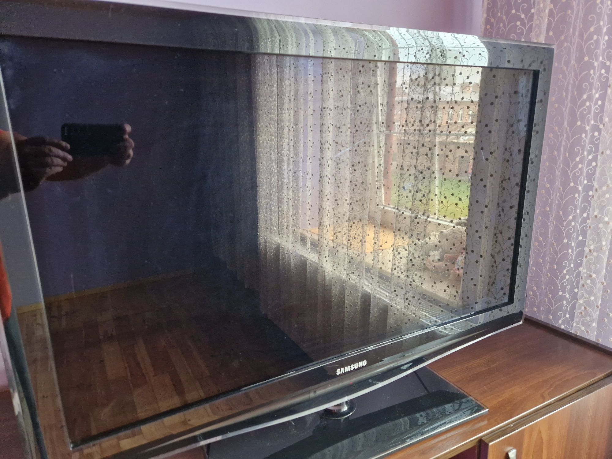 Sprzedam telewizor szklany Samsung 42 cale