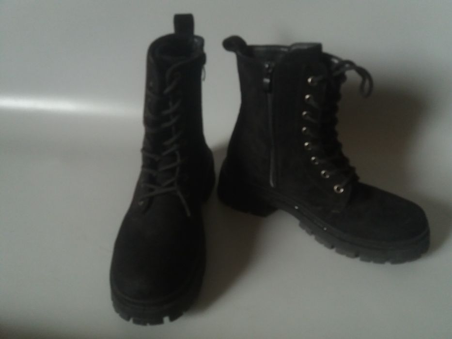 Ботинки Новые демисезонные размер 37 Женские