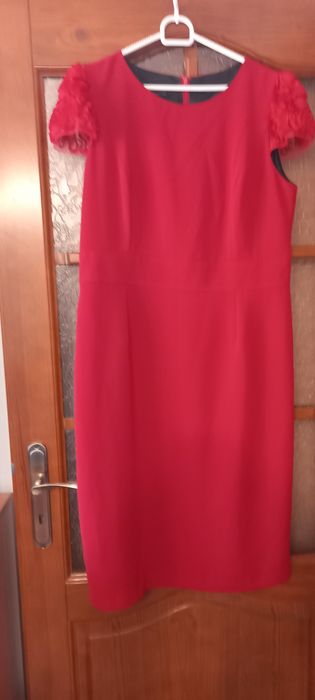 Sukienka z krótkim rękawkiem czerwona