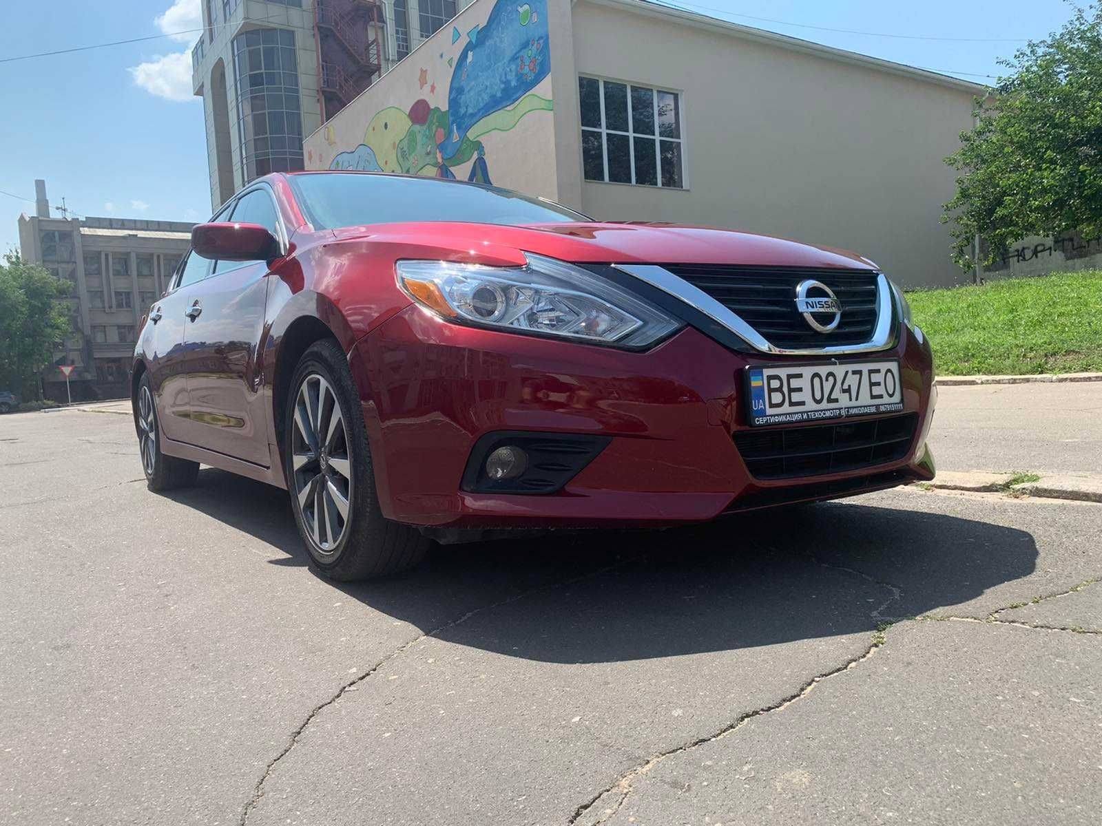 продаю Nissan Altima