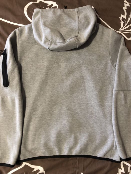 Nike tech cinzento