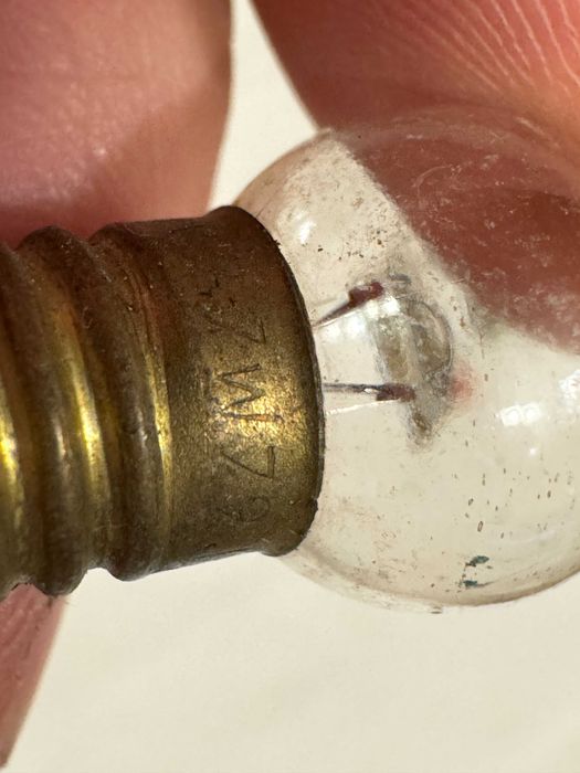 Małe żarówki żaróweczki do latarek, zabawek PRL - 19 sztuk w komplecie