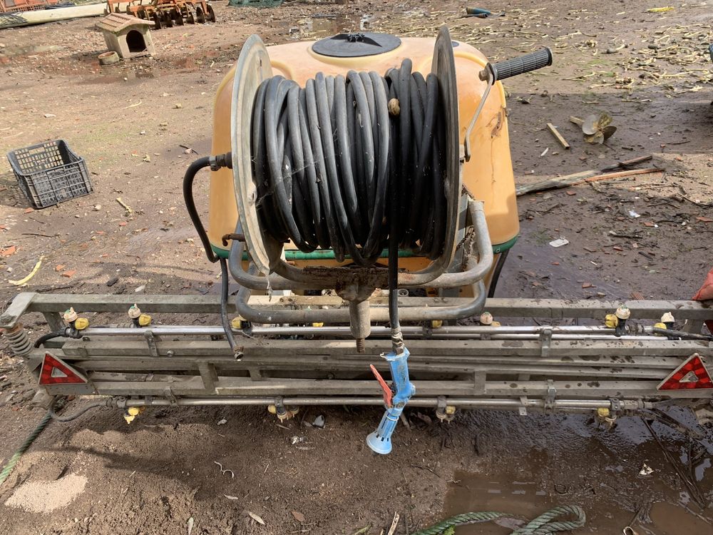 Atemizador de pulverização com varas