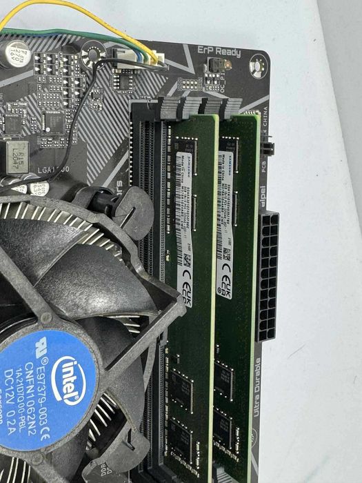 Płyta główna Gigabyte Z390 UD V2 + Intel Pentium G4930 + 16 GB DDR4