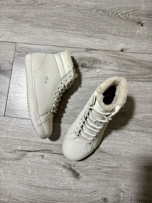 Lacoste жіночі утеплені кросівки 36 розмір