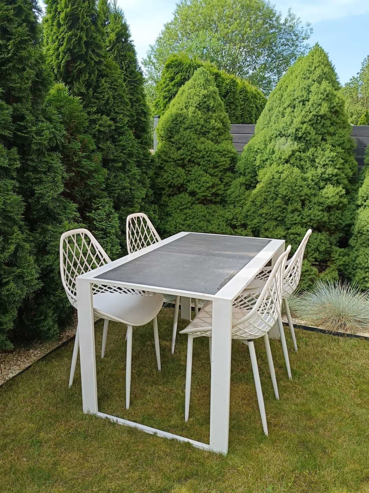 Zestaw Mebli Ogrodowych – Stół z Ceramicznym Blatem + 4 Krzesła