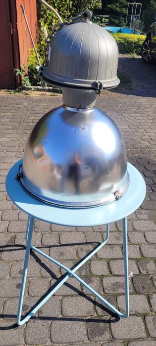 Lampy loftowe, duże. 8 sztuk dostępnych.