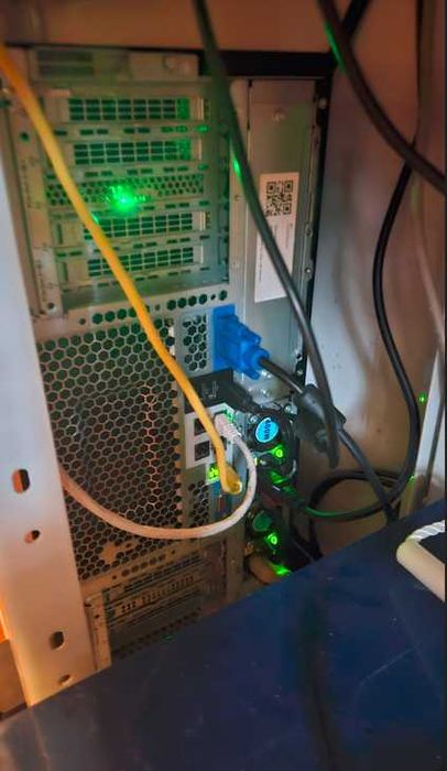 LAB Server HP  192 GB RAM z ESXi8 i RAID SAS