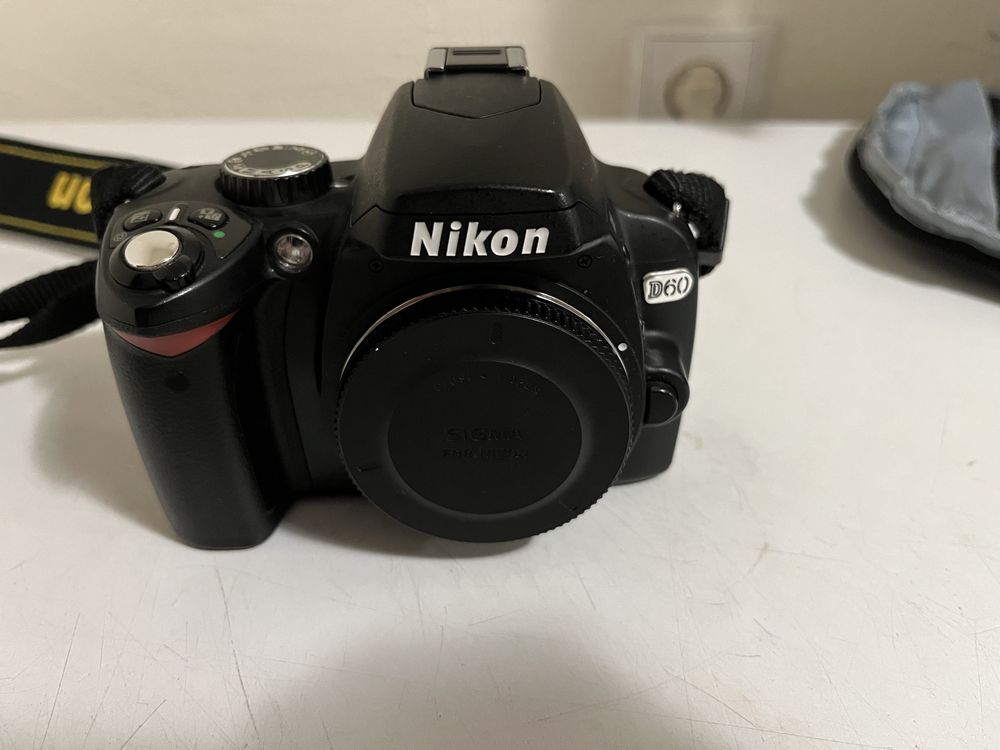 Lustrzanka cyfrowa Nikon D60 CCD Sensor DSLR - ZESTAW