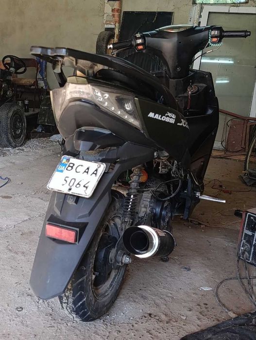 Yiben Jog на доках