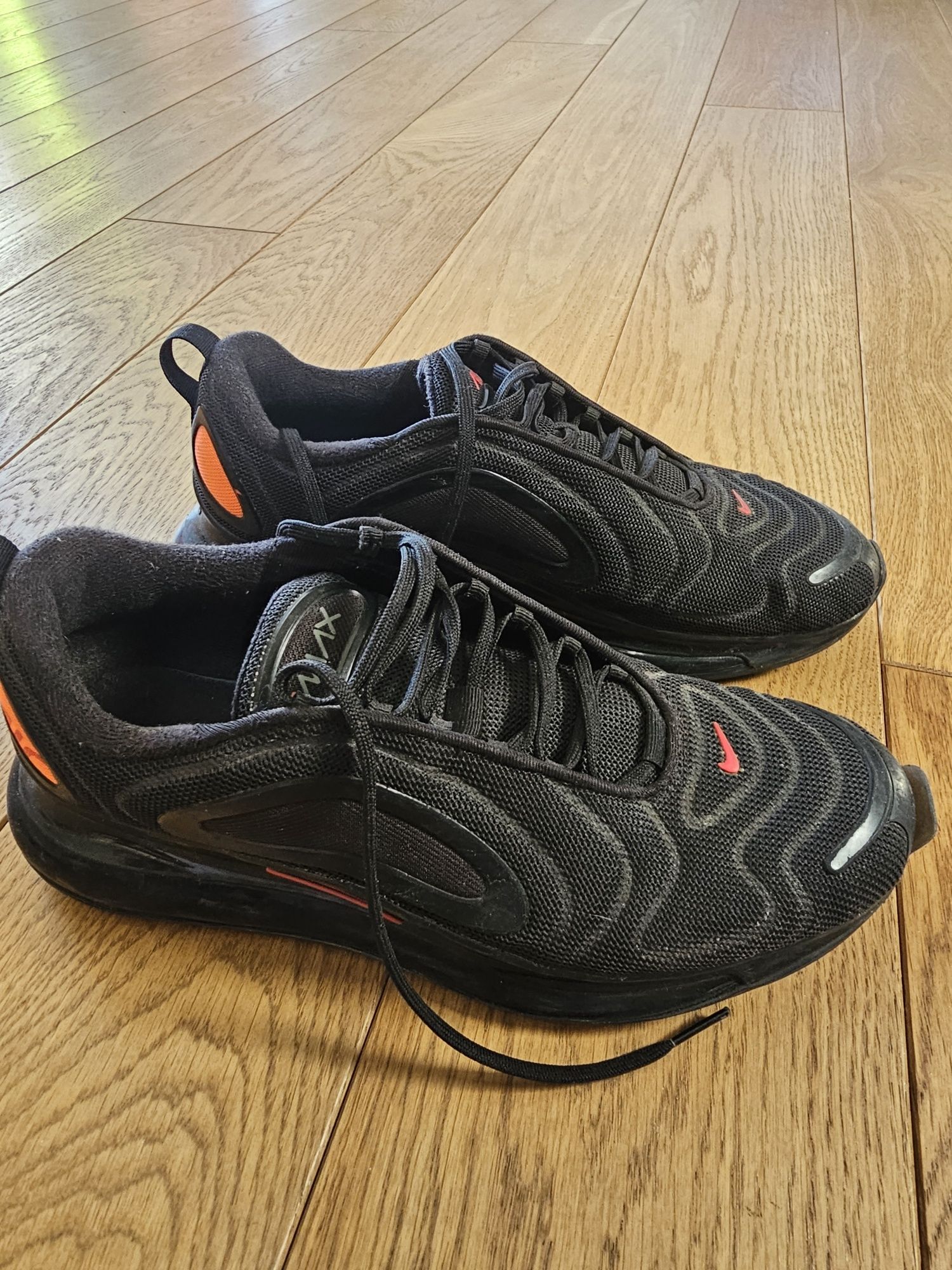 Buty Nike Air Max 720 Black Crimson r44