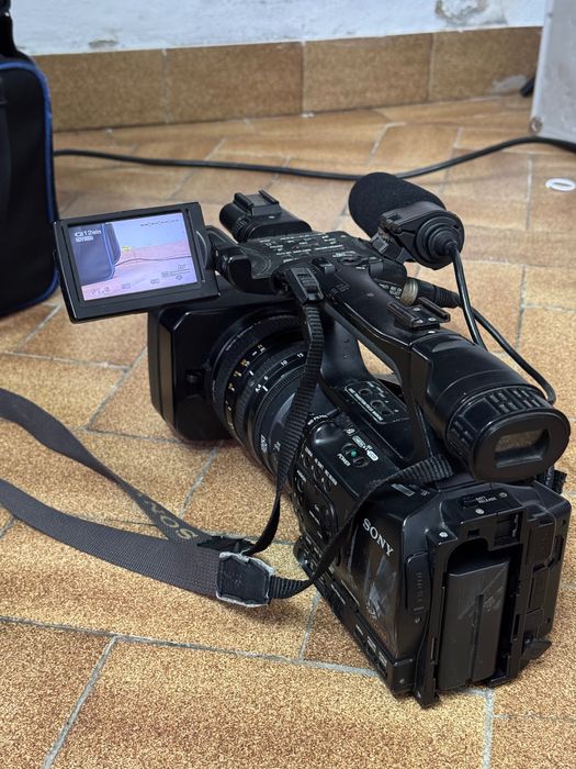 Câmera Sony HVR-Z7E + Acessórios