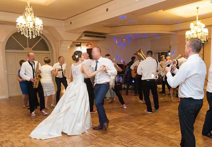 Elegancka suknia ślubna Papa Michel, materiał mikado, roz. 38