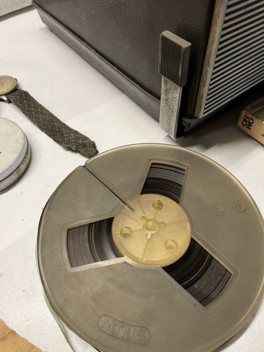 Stary magnetofon szpulowy taśmy Unitra ZK 120 T