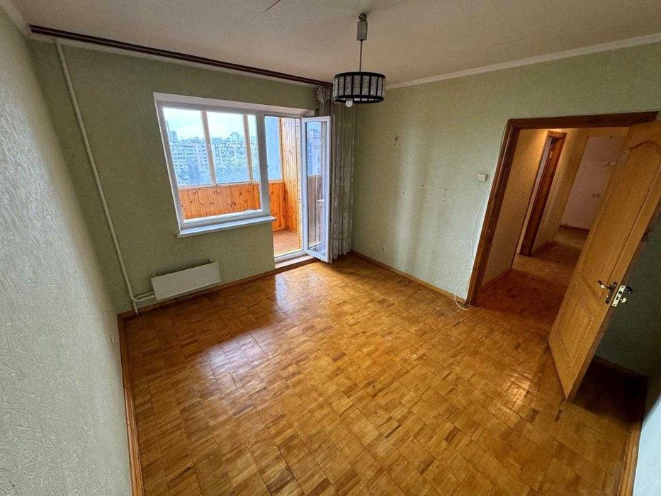 Продам 2 к вул Червоної Калини 22  Троещина