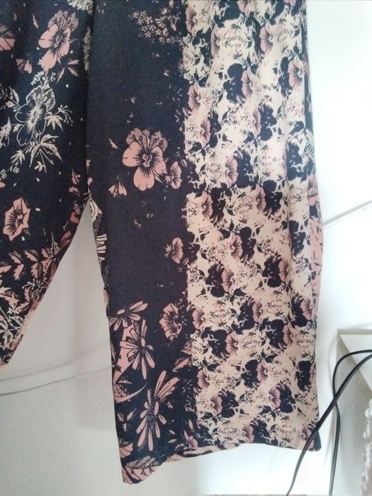 Calças pantalonas SISLEY tamanho S, cintura 65cm