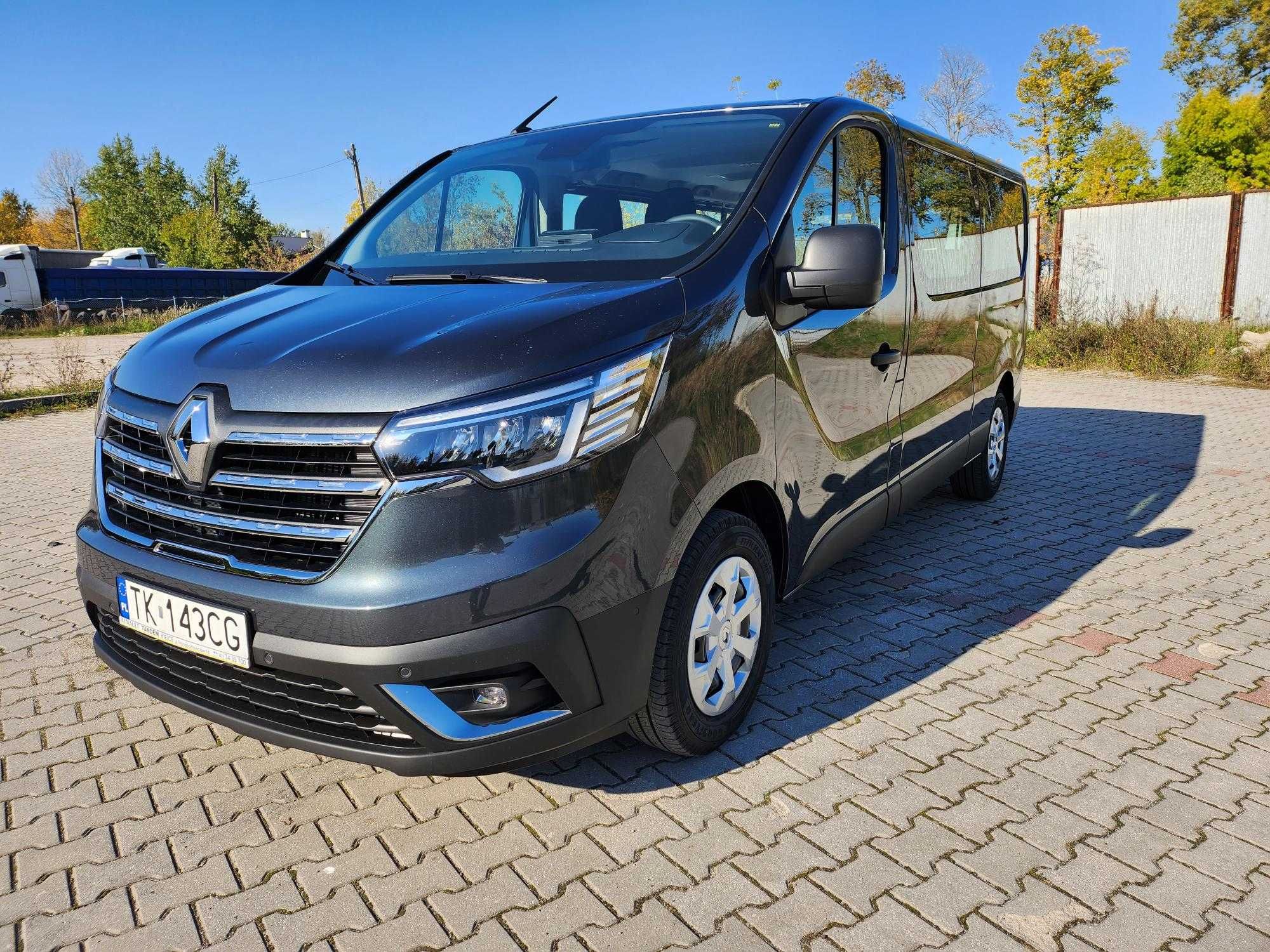 Wynajem busa Renault Trafic, bogate wyposażenie, nowy, 9 osobowy