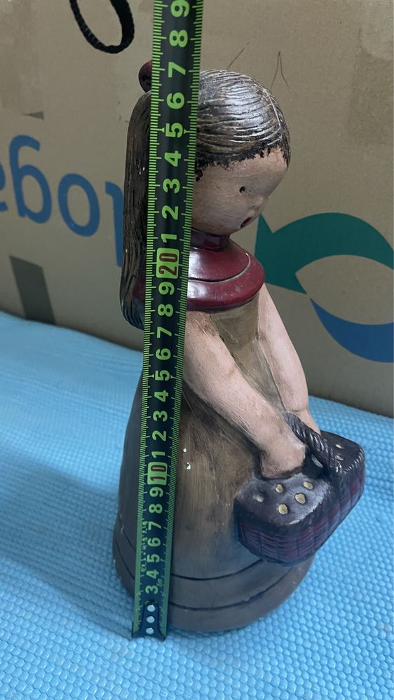 Boneca de loiça antiga