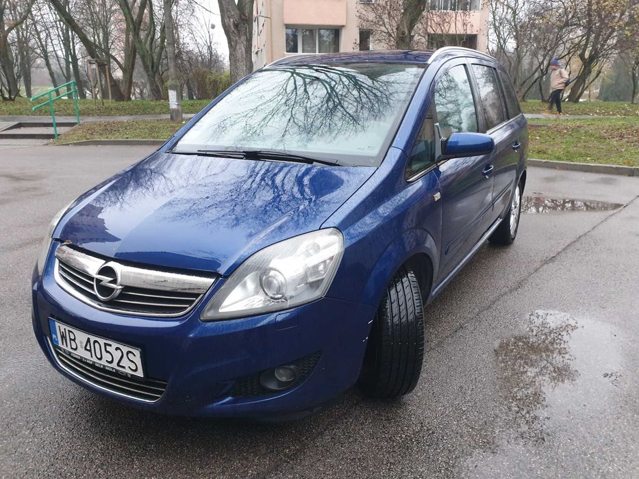 Opel Zafira B Cosmo 1.8 benzyna 140 KM 7 miejsc klimatoronik