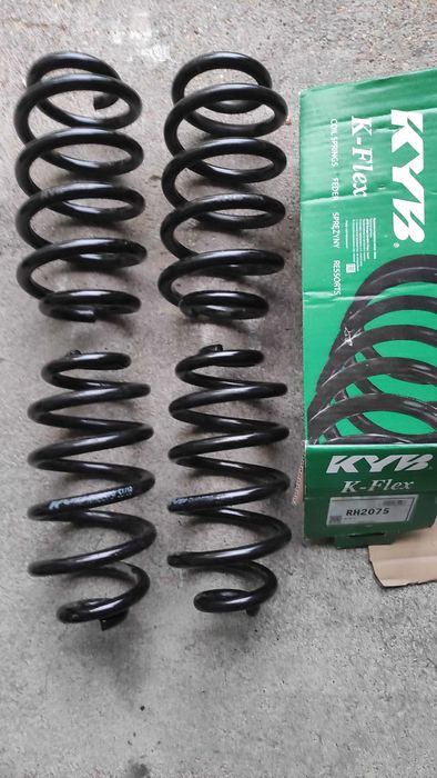 Audi A4 B6 B7 sprężyny zawieszenia pół  sportowe KYB K-flex KOMPLET