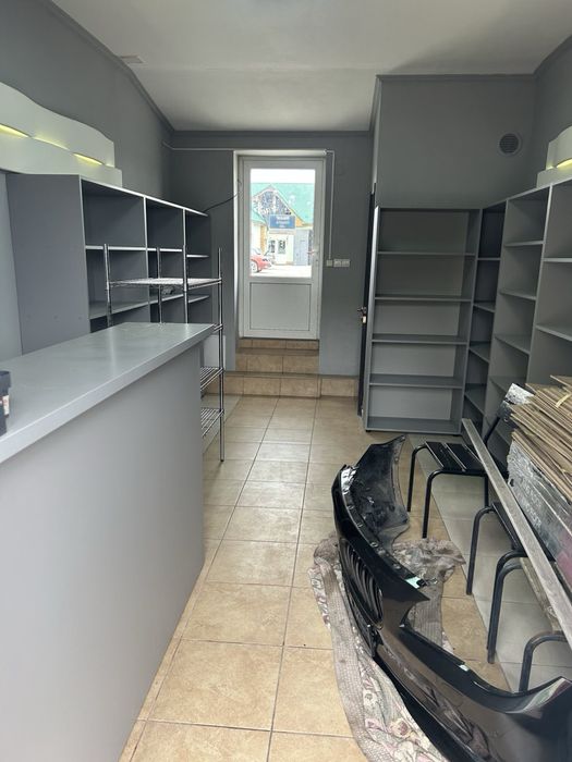 Здається в оренду комерція , прохідна частина!