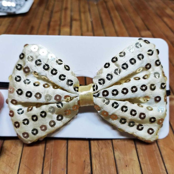 Галстук-бабочка двойная праздничная Украшена золотыми пайетками