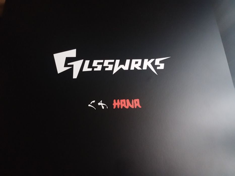 Скляний килим GLSSWRKS Hana оригінальний