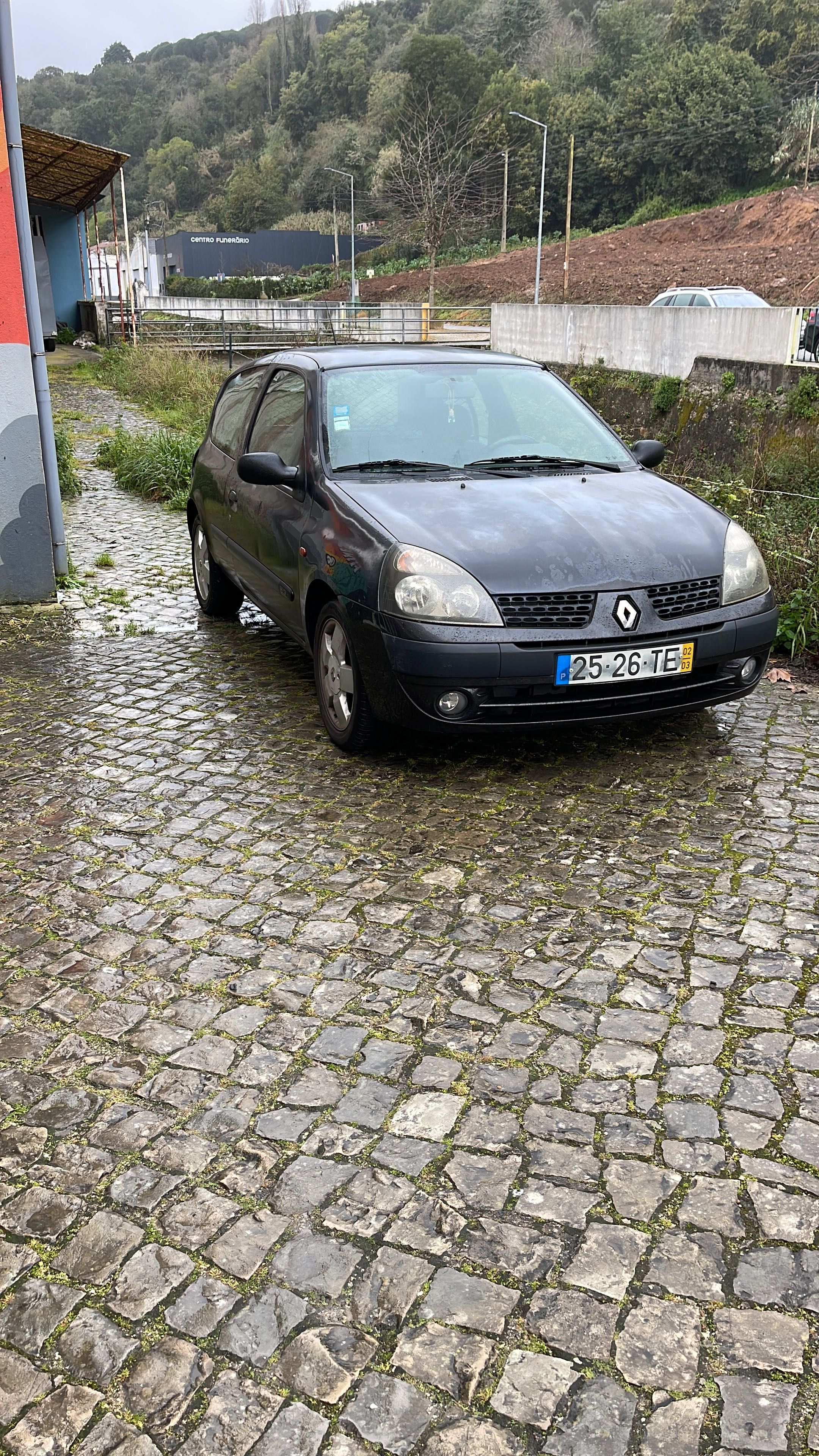 Renault clio 2002 em bom estado