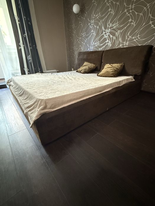 Продам двоспальне ліжко 1800*2000 з матрацем