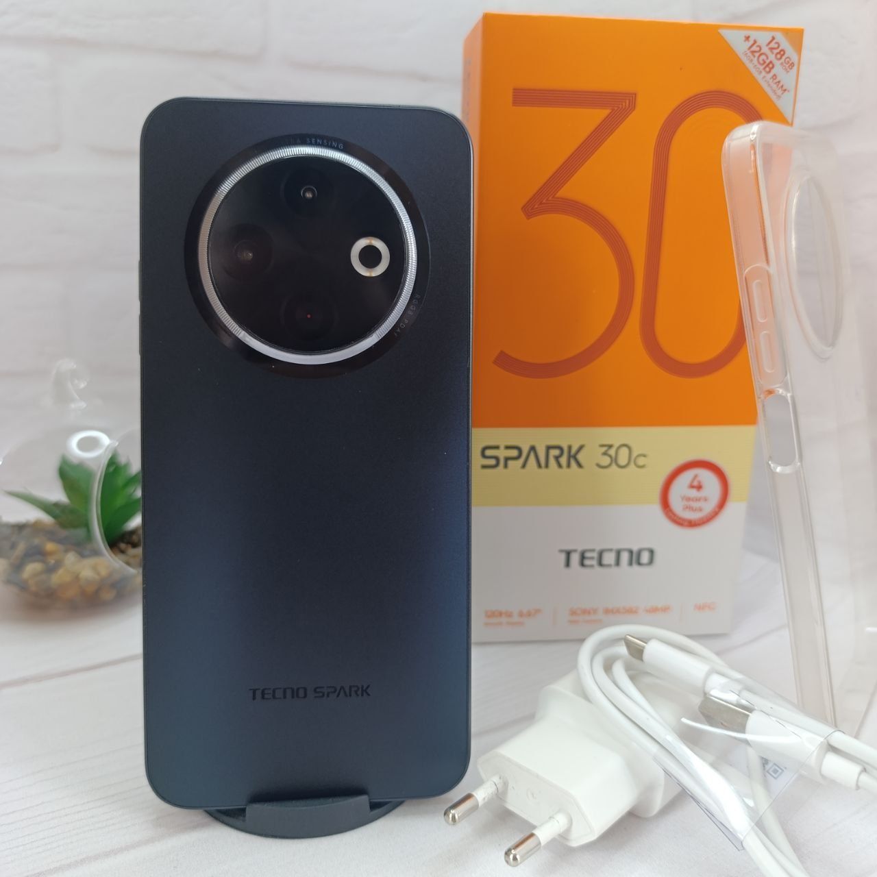 Продам телефон Tecno Spark 30C 6+4/128Gb NFC в гарному стані
