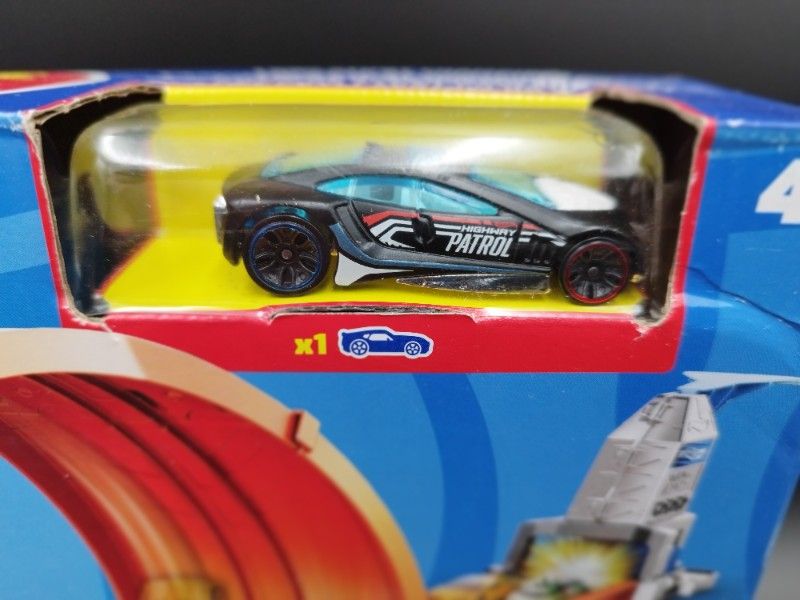 Hot Wheels Action  tor wyścigowy mistrz pętli  + model