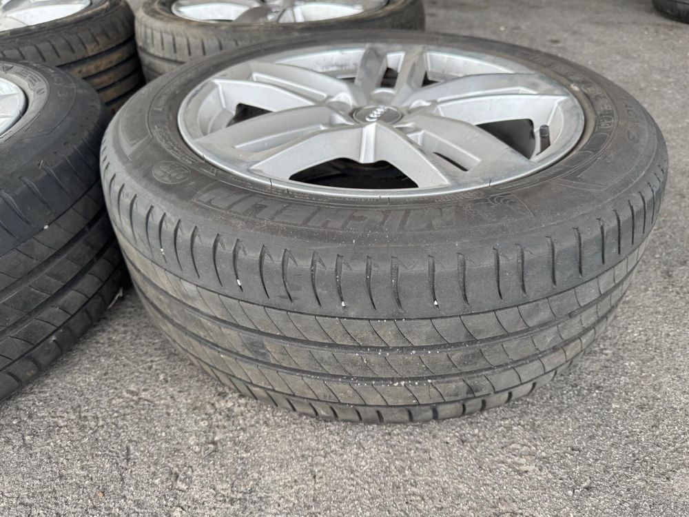 Vendo jantes 17 audi originais c/pneus